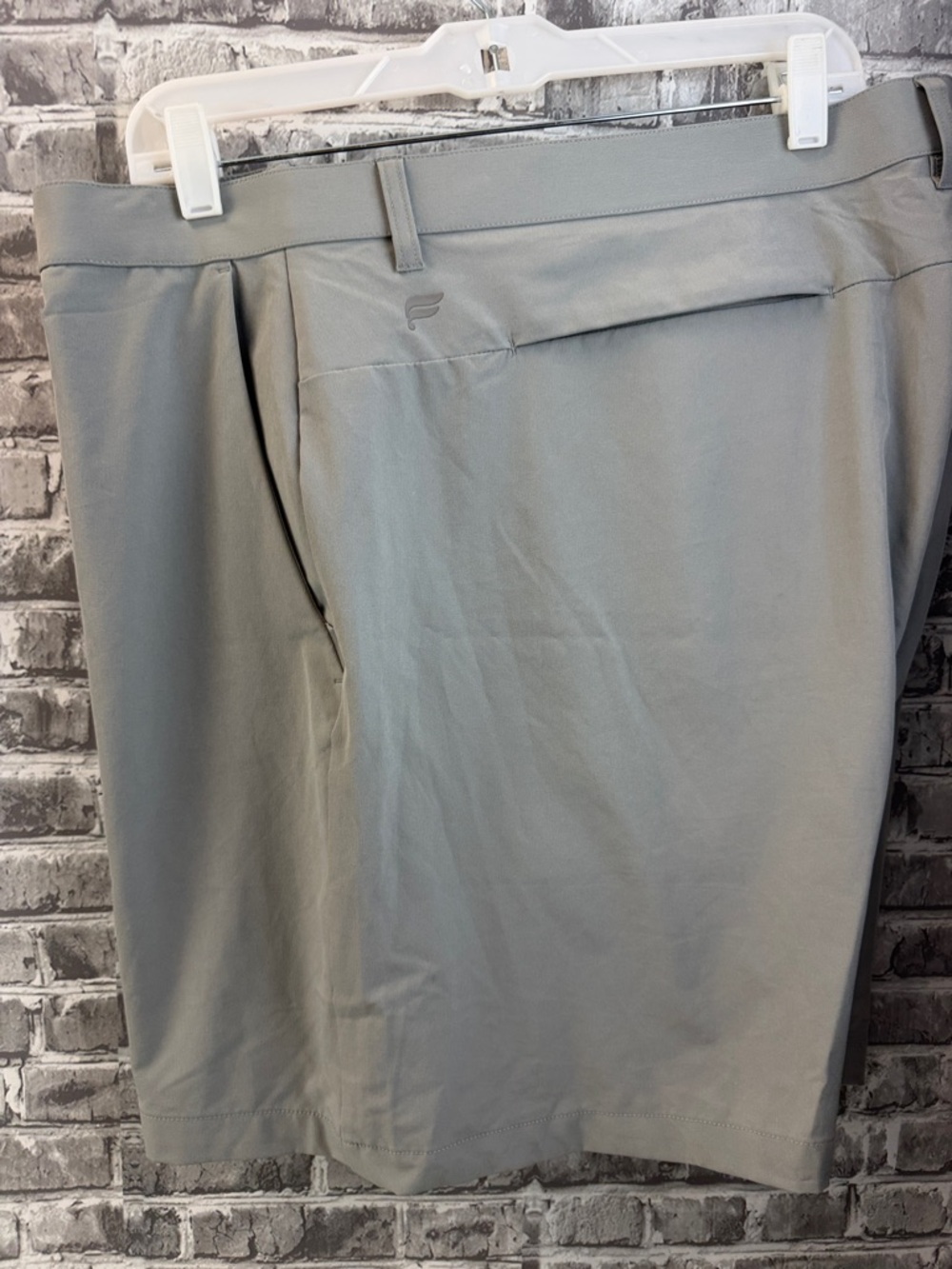 Fabletics Men's Light Gray‎ Golf Shorts
